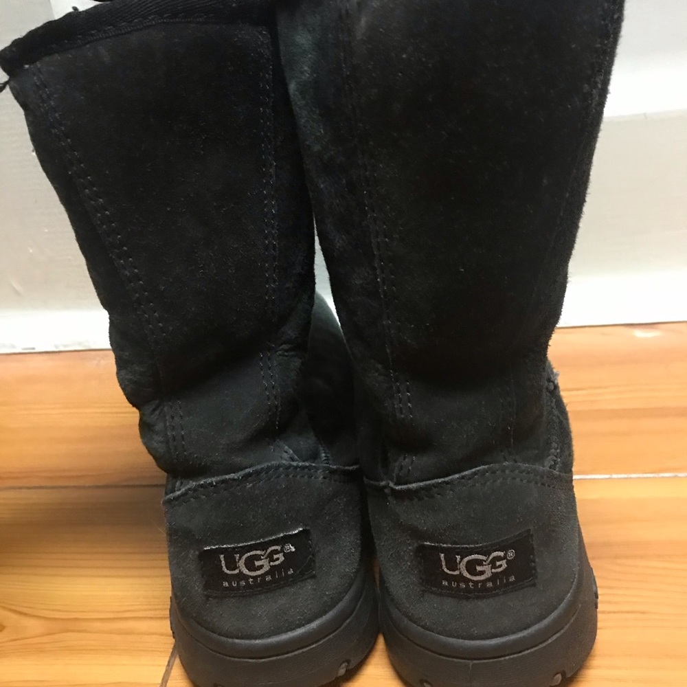 Black Short Ugg Boots